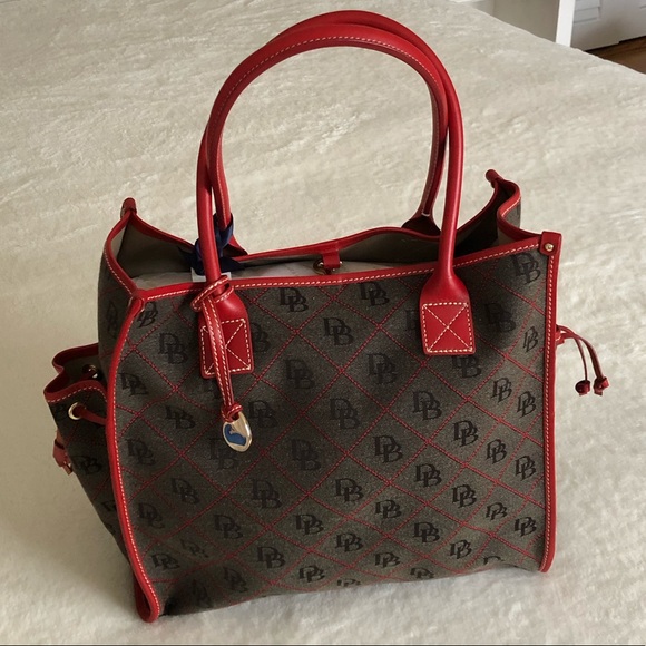 ✨NWT✨ DOONEY & BOURKE Logo Travel Tote - Picture 1 of 7